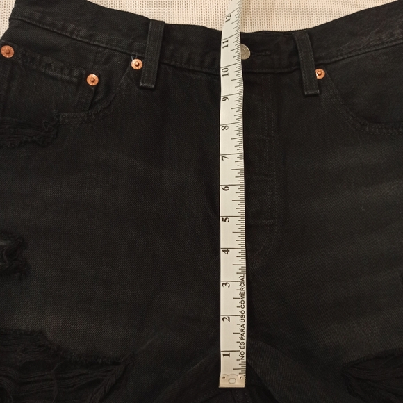 Levis 501 Jean Shorts Womens Size 28 Black Stowaway Distressed Cutoffs - Picture 15 of 16